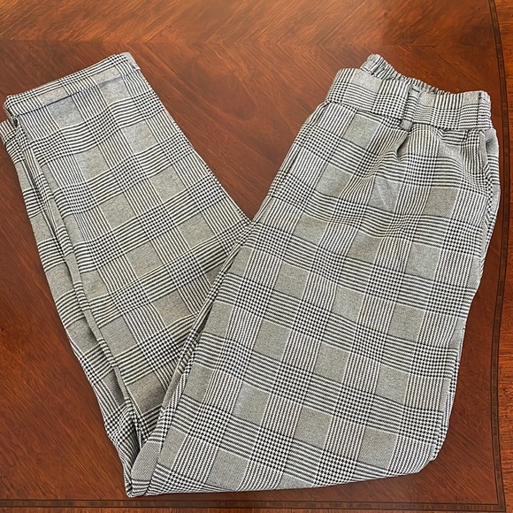 Bershka Women’s size S Trousers - Picture 1 of 3